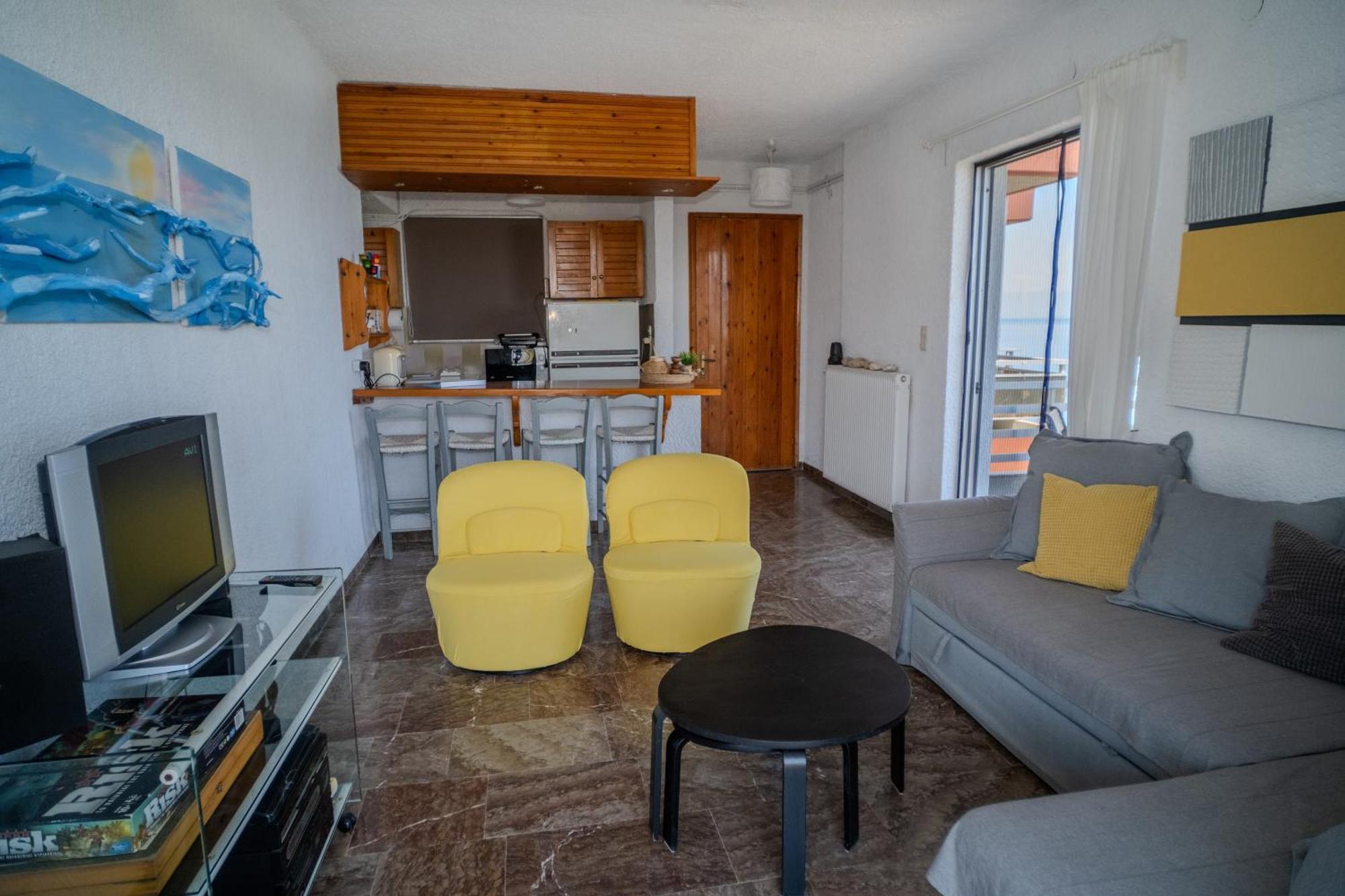 Sea Breeze Apartment *