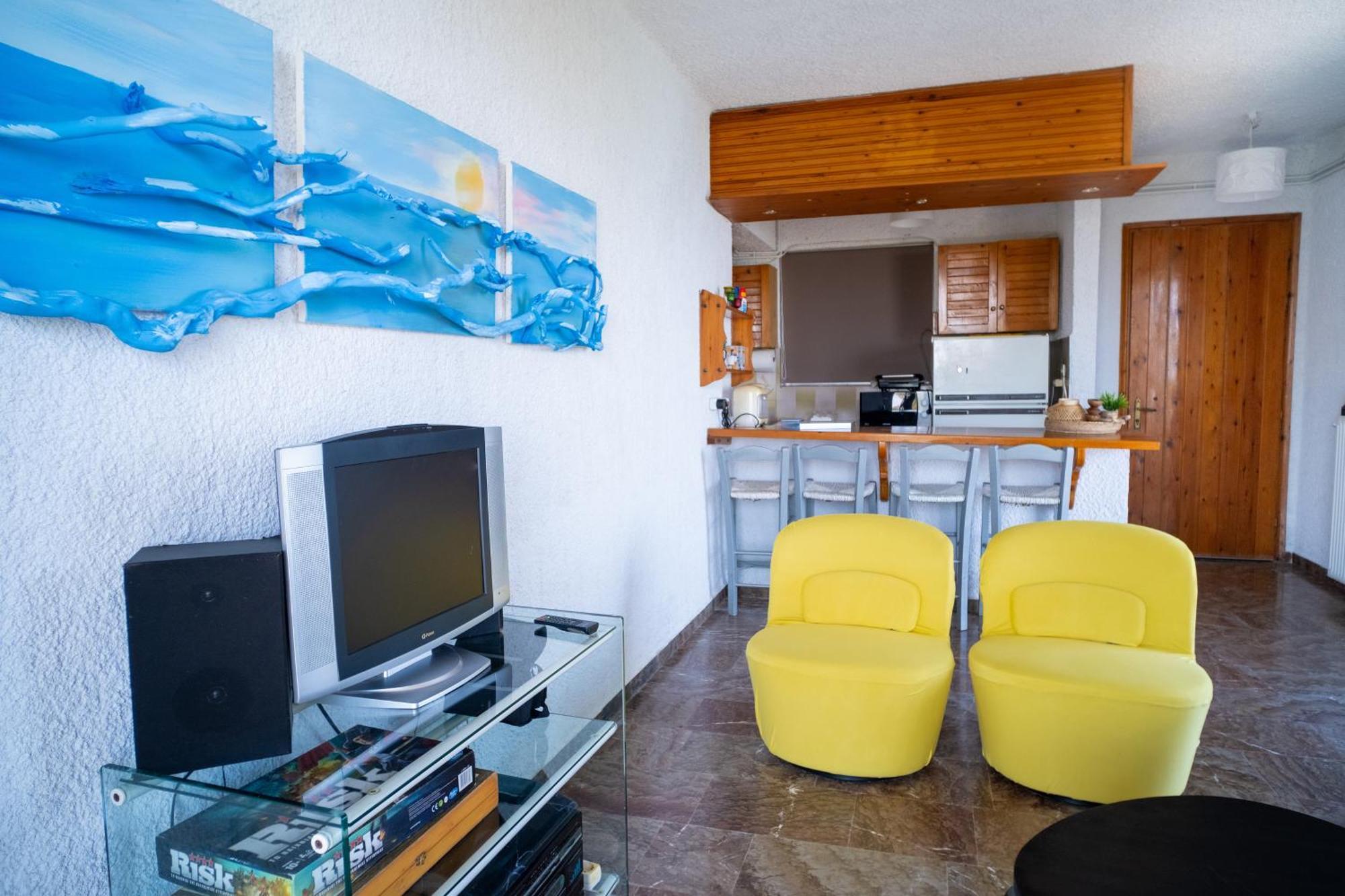 Sea Breeze Apartment *